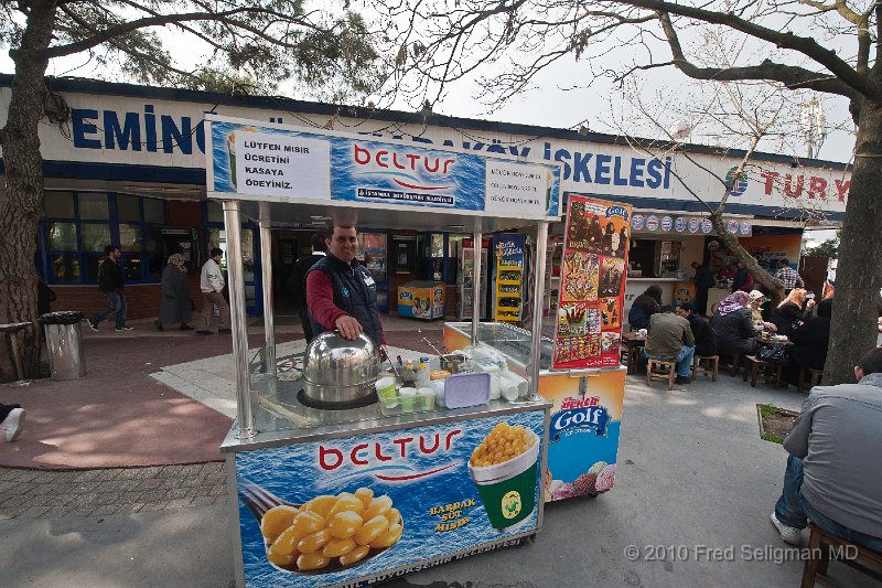 20100403_161529 D3.jpg - Sweet corn vendor, Uskudar Ferry Terminal